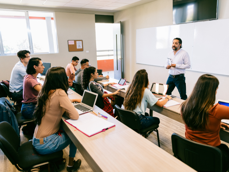Lớp học sinh động tại TESOL MASTER